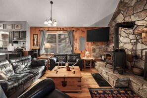 Unclassified image, 4 of 45, button - River Access, Loft, Deck, WiFI & Dog Friendly (Great Cacapon)