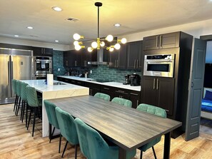 Private kitchen - The Peacock Inn  (North Las Vegas)