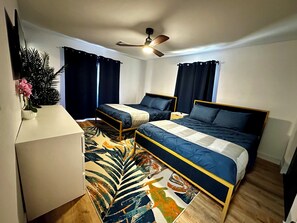 8 室のベッドルーム、アイロン / アイロン台、WiFi (無料)