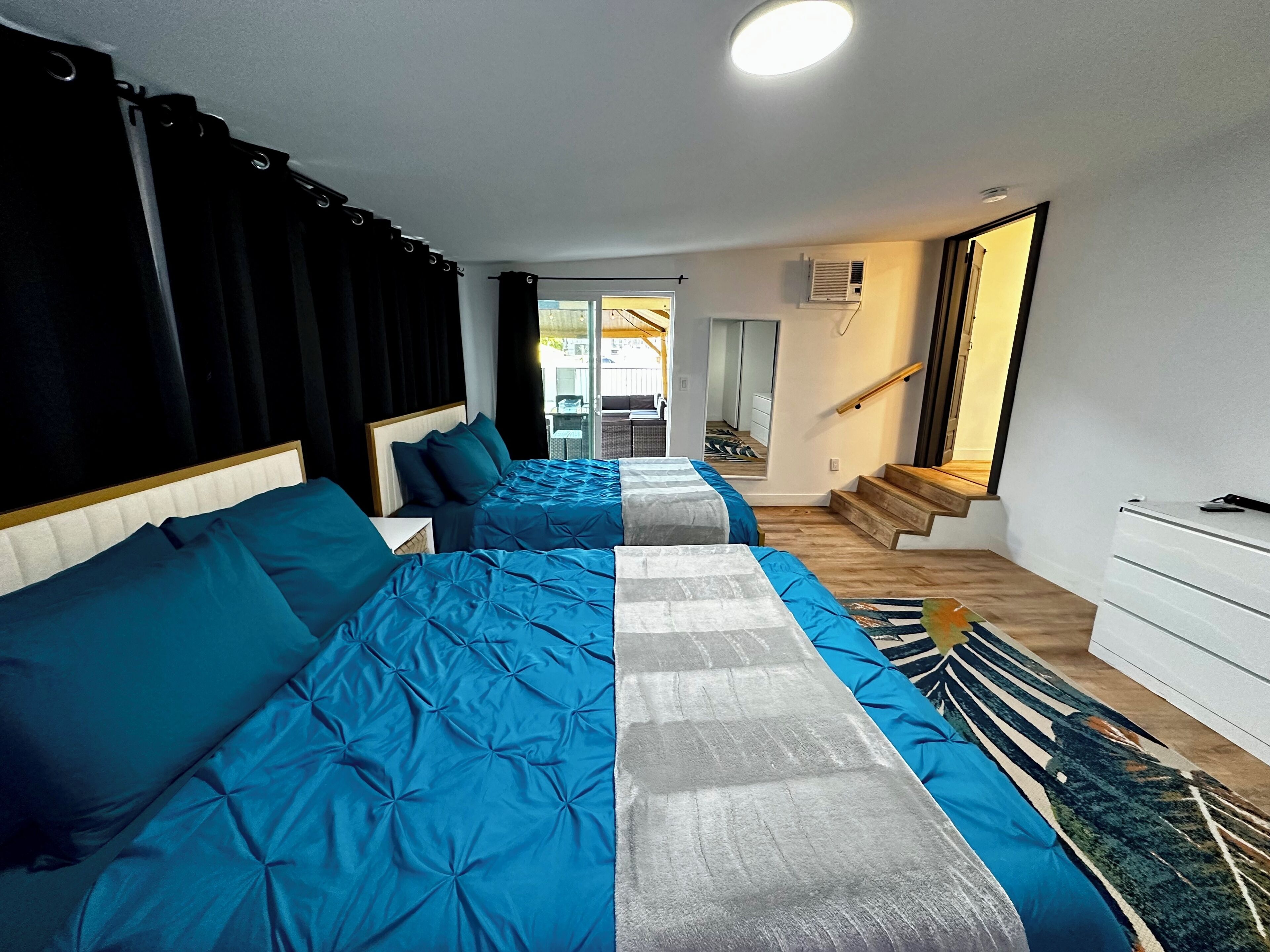 8 chambres, fer et planche à repasser, Wi-Fi gratuit