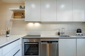 Fridge, microwave, oven, stovetop - Aloha Hills Club | Modern Apt Pools Spa Gym (Marbella)