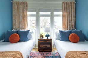 4 bedrooms, desk, iron/ironing board, travel crib