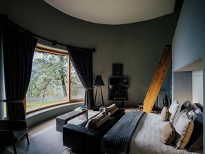 5 bedrooms, WiFi, bed sheets - Casa Izar, Magnificent Modern House with Pool and Lake View (El Cerrillo)