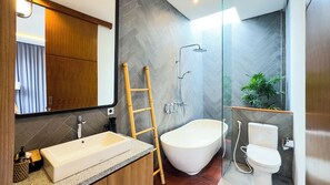 Villa, 2 Bedrooms, Garden View | Bathroom | Combined shower/tub, hair dryer, towels, soap - Amreta Ubud Villa (Ubud)