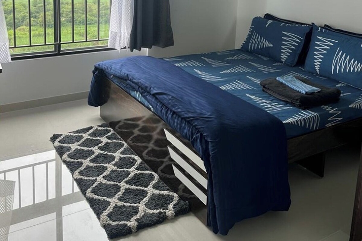  Budget Double Non A/C Detached Bathroom | Een bureau, verduisterende gordijnen, gratis wifi, beddengoed