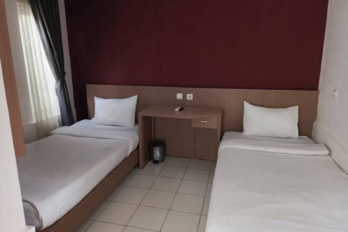 1 bedroom, desk, free WiFi, bed sheets