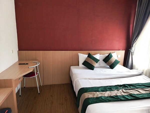 Kahden hengen deluxe-huone | Työpöytä, ilmainen Wi-Fi, vuodevaatteet