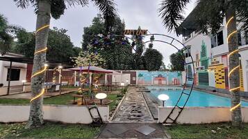 Indoor pool, outdoor pool