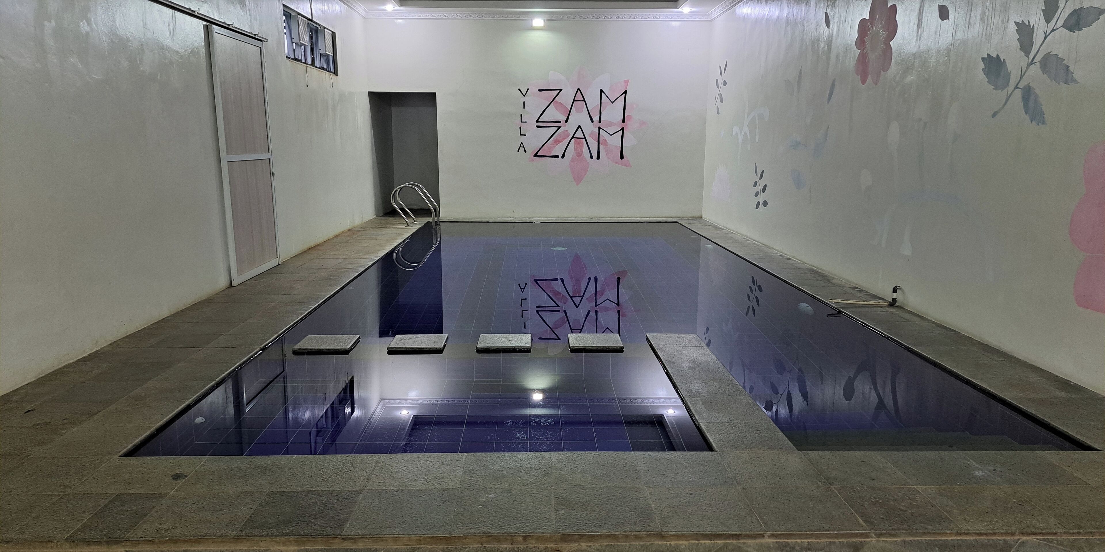 Indoor pool, outdoor pool