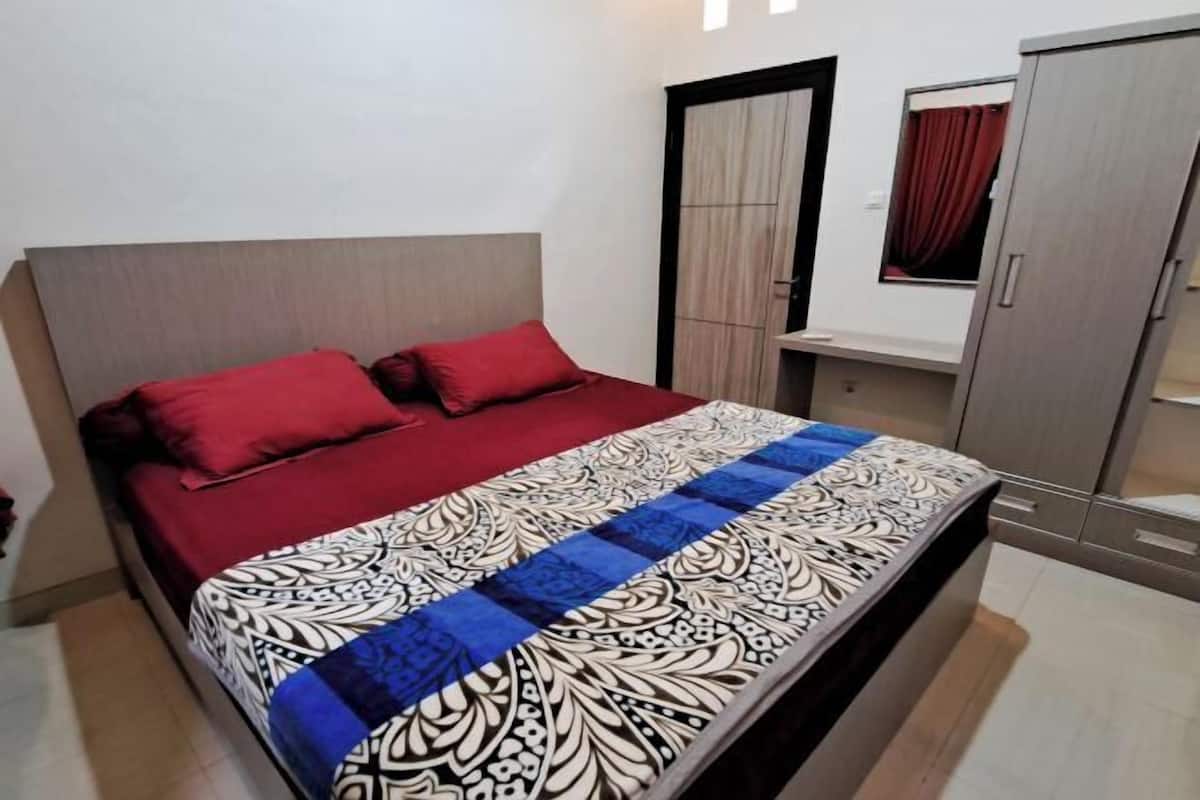 2 bedrooms, desk, rollaway beds, free WiFi