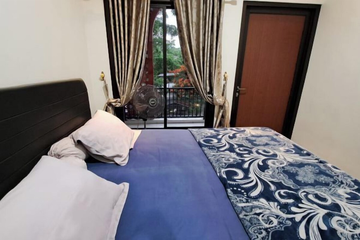 2 bedrooms, desk, rollaway beds (surcharge), WiFi (free)