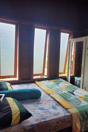 3 Bedrooms Villa with Private Pool | Desk, free WiFi, bed sheets - Villa Zoya 1 (Megamendung)