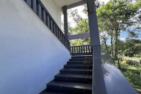 Escaleras. Jasa Resort Sungai Lembing