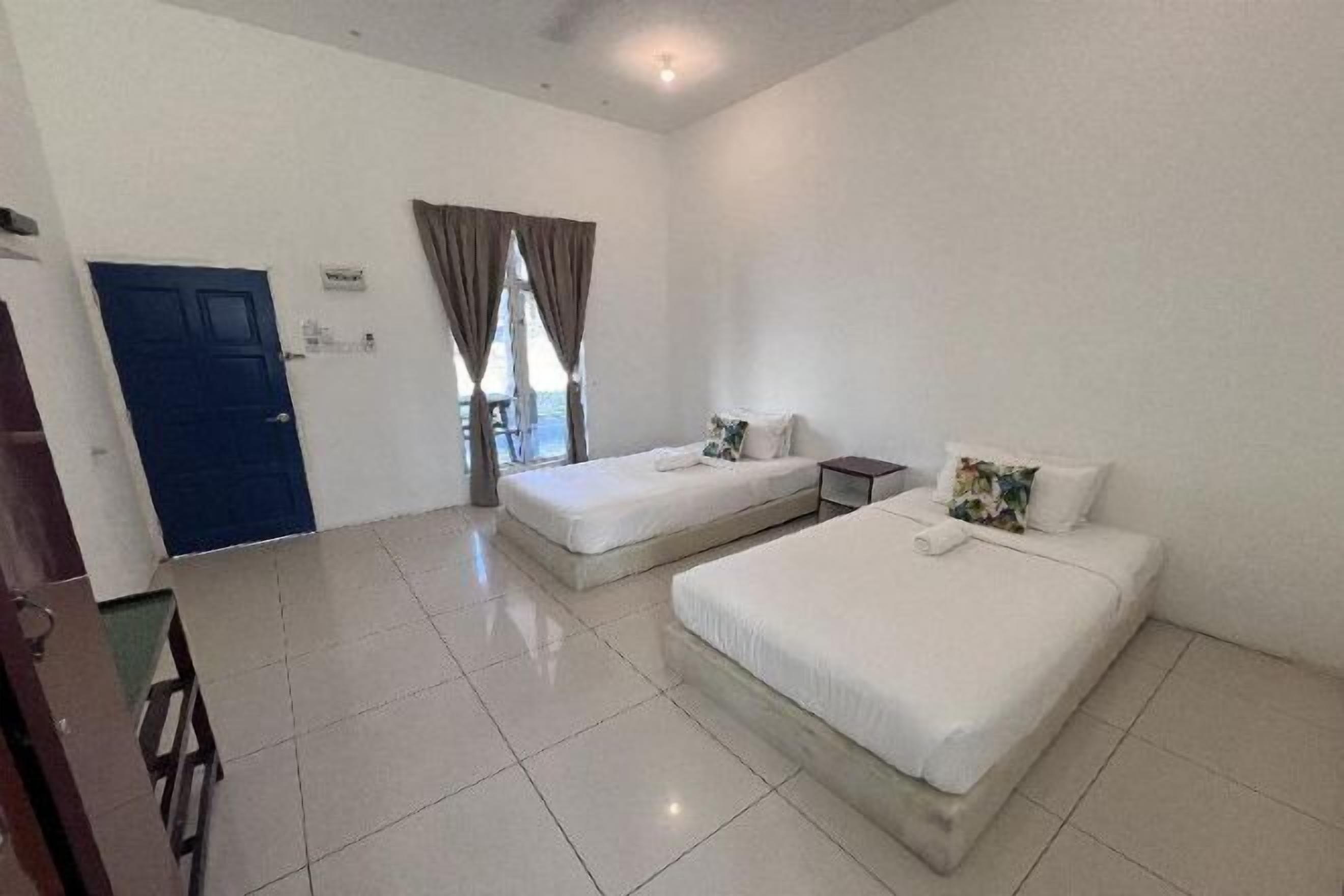 Työpöytä, ilmainen Wi-Fi, vuodevaatteet