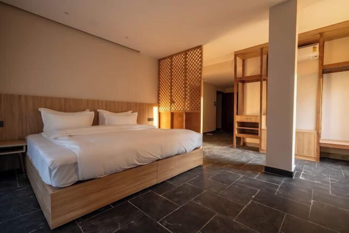 1 bedroom, desk, iron/ironing board, free WiFi