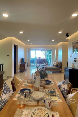 Villa Panoramique, 4 chambres | Salle à manger