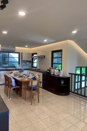 Villa – panorama, 4 soverom | Spisestue