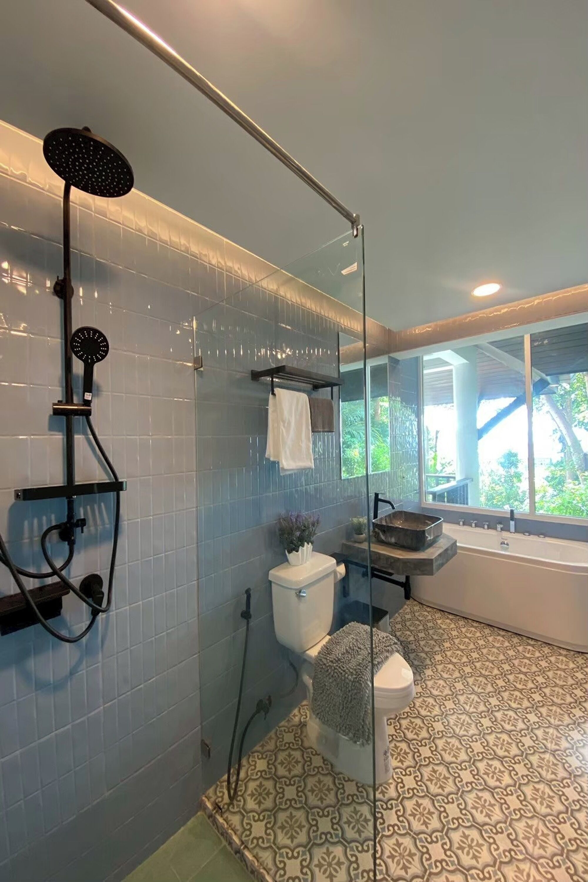 Panoramic Villa, 4 Bedrooms | Bathroom | Shower, rainfall showerhead, free toiletries, hair dryer