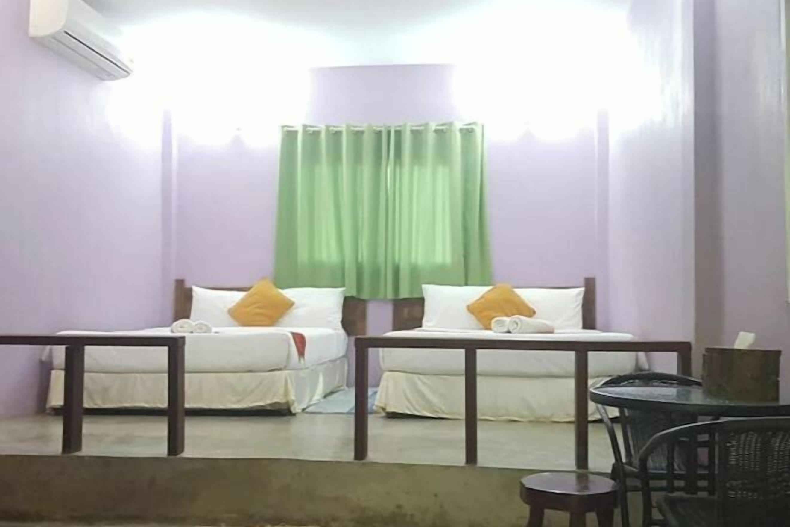 Bureau, rideaux occultants, fer et planche à repasser, Wi-Fi gratuit