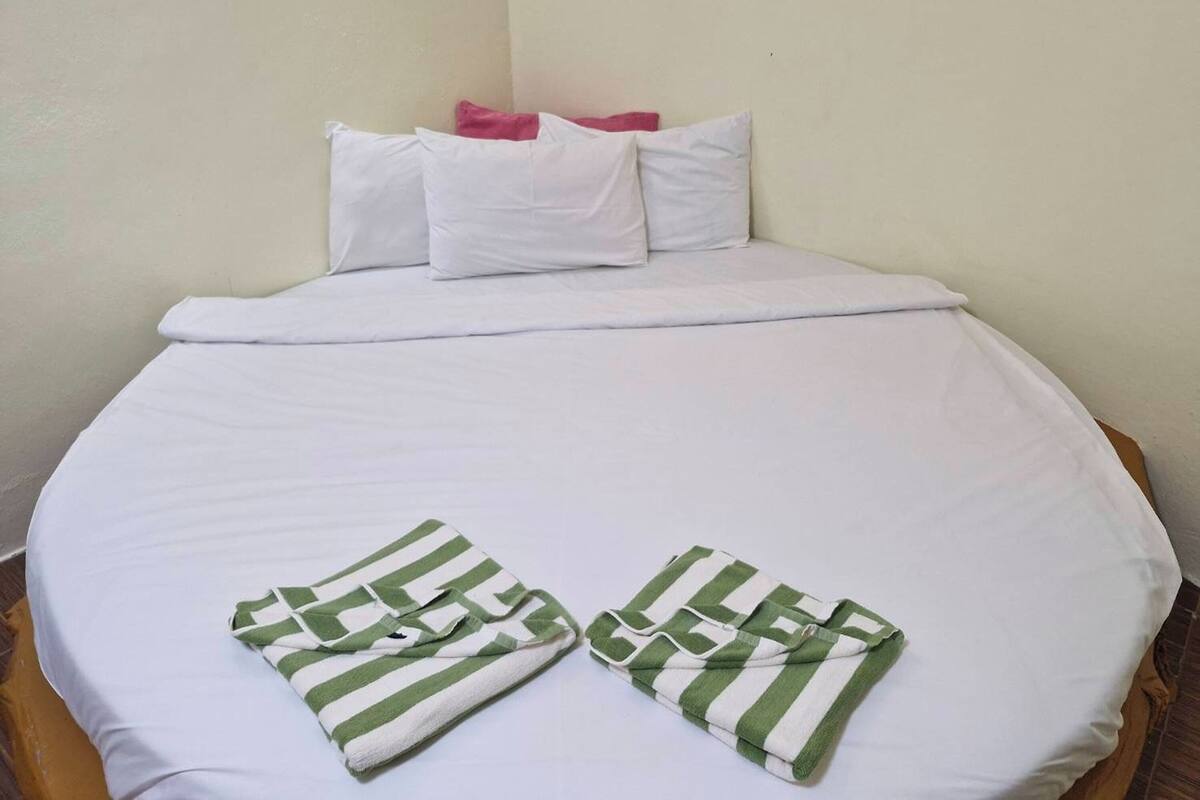 Standard Double Room Garden View 2 | 책상, 암막 커튼, 다리미/다리미판, 무료 WiFi