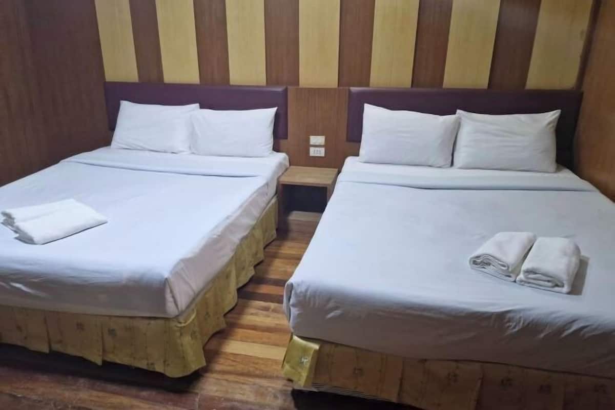 Meja, langsir/tirai gelap terus, seterika/papan seterika, Wi-fi percuma
