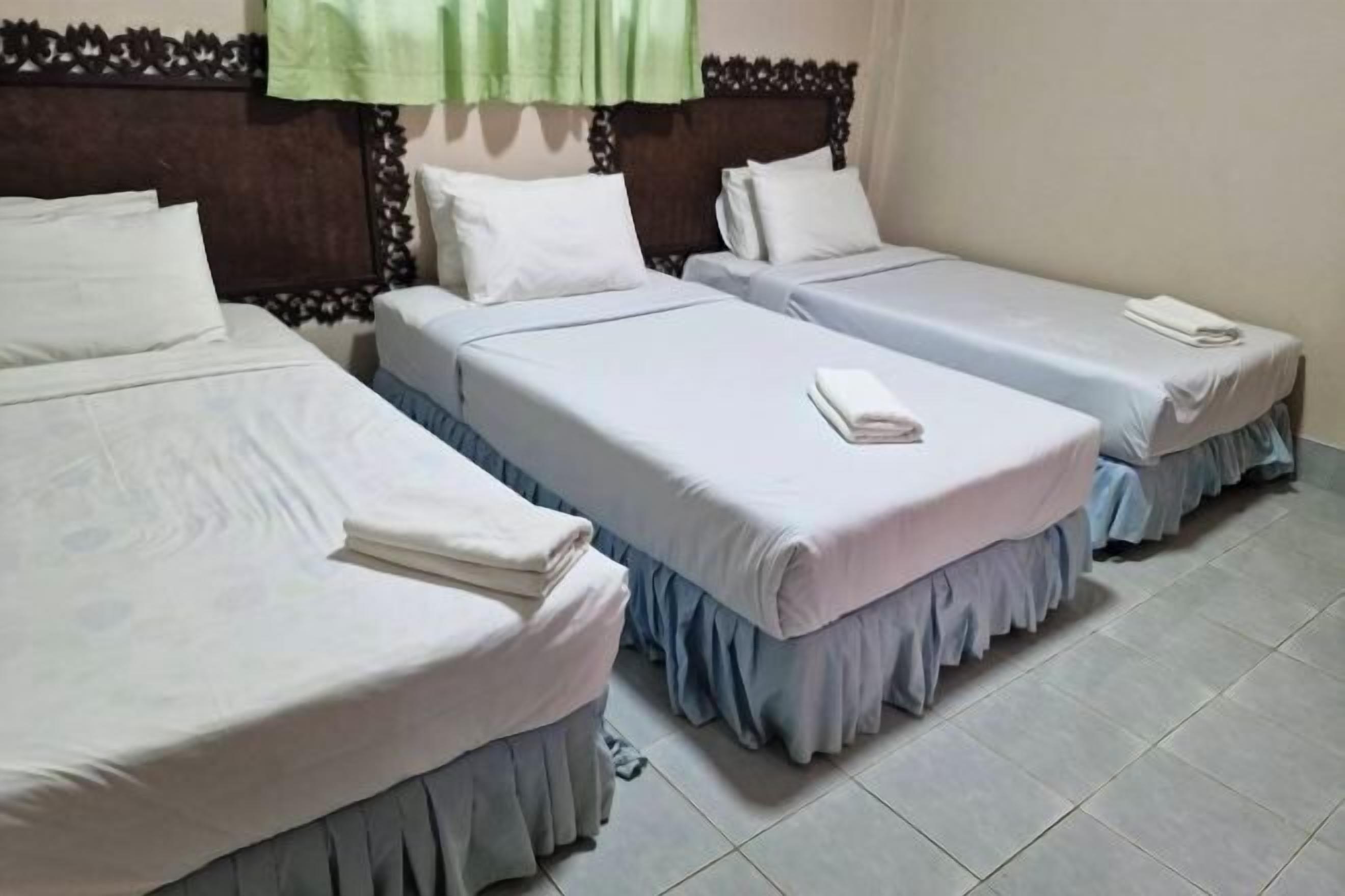 Bureau, rideaux occultants, fer et planche à repasser, Wi-Fi gratuit