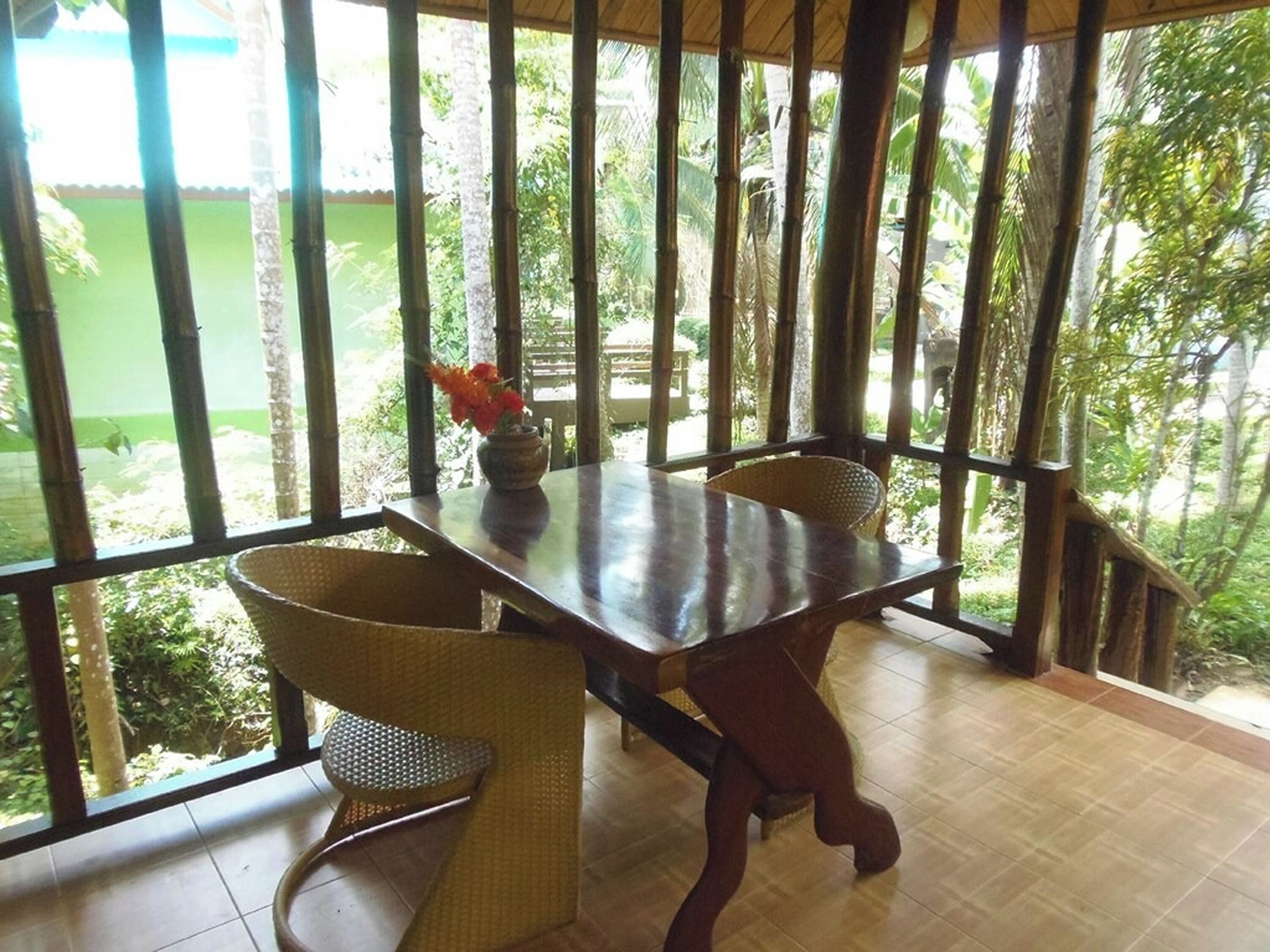 Standard Quadruple Room Garden View | โต๊ะทำงาน, ผ้าม่านกันแสง, เตารีด/โต๊ะรีดผ้า, Wi-Fi ฟรี