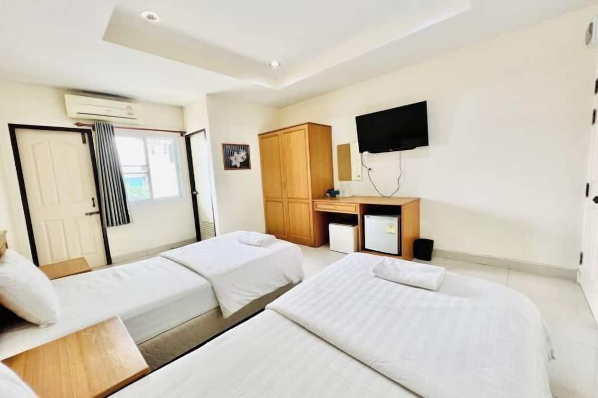 Desk, free WiFi, bed sheets