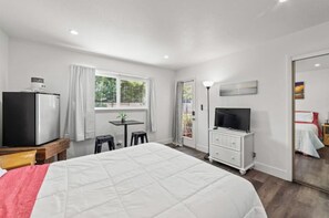 4 Schlafzimmer, Schreibtisch, Bügeleisen/Bügelbrett, Reisekinderbett
