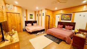 Familjesvit - balkong - utsikt mot bergen | 4 sovrum, sängtillbehör av högsta kvalitet och memory foam-madrasser