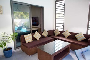 Interior - Luxurious 4-bedroom villa in Calodyne (Calodyne)