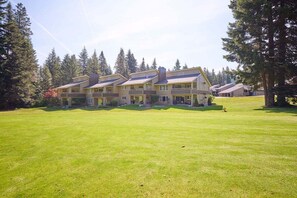 Exterior - Greenview Condo, C4 -Charming Condo in Kahler Glen (Leavenworth)