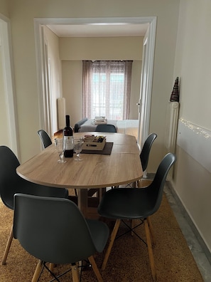 Appartement, vue ville | Restauration dans la chambre