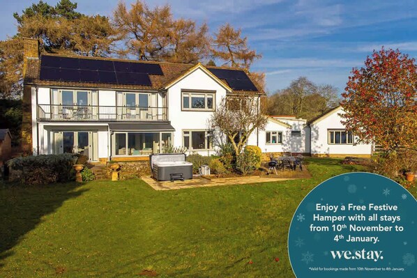 المنشأة من الخارج