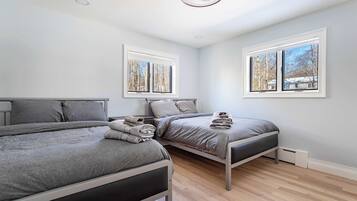 4 chambres, bureau, Wi-Fi, draps fournis