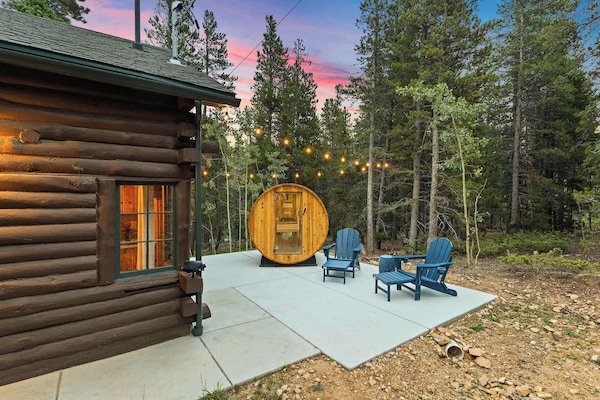 Enjoy the fresh air on the back patio or take a sit in the sauna.