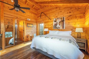 4 chambres, bureau, fer et planche à repasser, lit parapluie