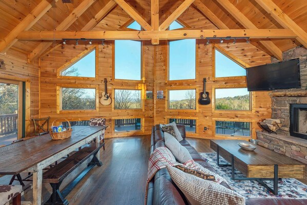 Télévision, cheminée, baby-foot