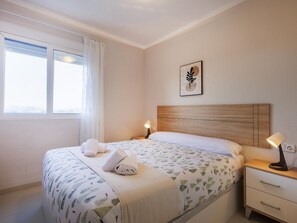 3 chambres, fer et planche à repasser, accès Internet