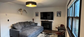 Cozy 2-bedroom apartment in the heart of Bozeman. Just minutes from downtown.