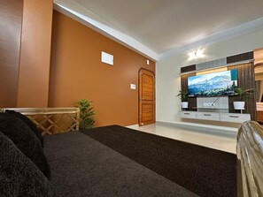 2 chambres, fer et planche à repasser, Wi-Fi gratuit, draps fournis