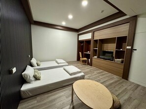 Comfort Twin Room, 1 Bedroom, Non Smoking, Shared Bathroom | Free WiFi, bed sheets - Peanut Candy B&B (Kaohsiung)