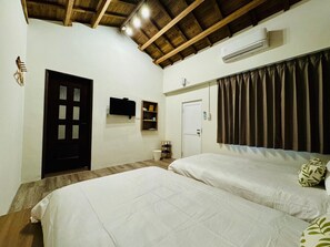 Deluxe Twin Room, 1 Bedroom, Non Smoking, Ensuite | Free WiFi, bed sheets - Peanut Candy B&B (Kaohsiung)