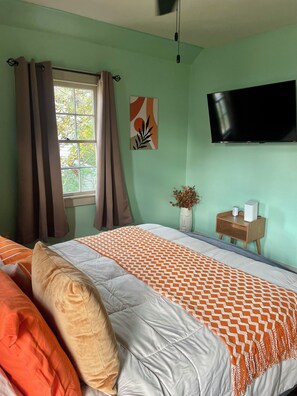 2 bedrooms, desk, iron/ironing board, free WiFi
