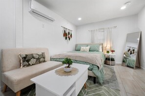 WiFi, bed sheets