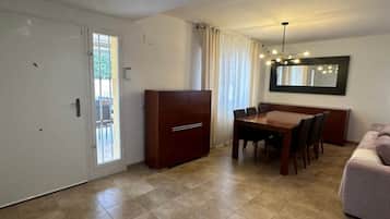 Chalet, 4 Bedrooms, Smoking, Private Pool | Interior