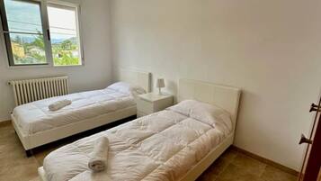 Chalet, 4 slaapkamers, roken, privézwembad | 4 slaapkamers