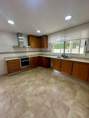 Chalet, 4 Schlafzimmer, Raucher, eigener Pool | Innenbereich