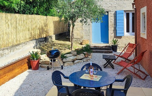 Stunning home in Vaison-la-Romaine with WiFi