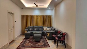 Lobby - Sunrise Meadows Hotel Praba's (Varanasi)